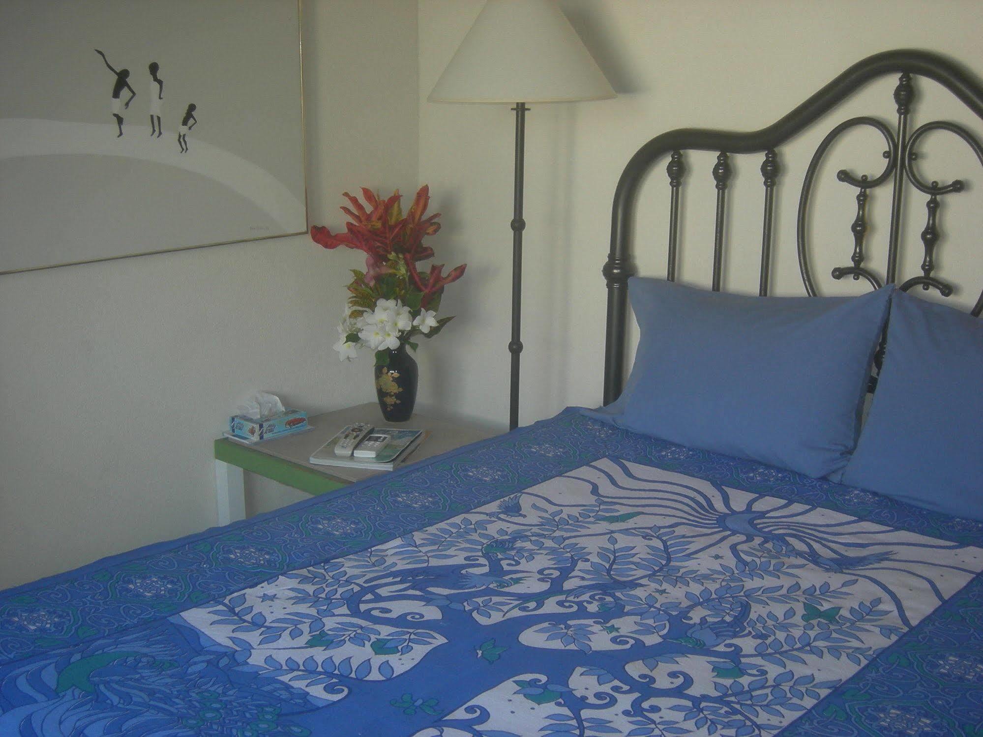 Gemini House Bed & Breakfast Крайст Чърч Екстериор снимка