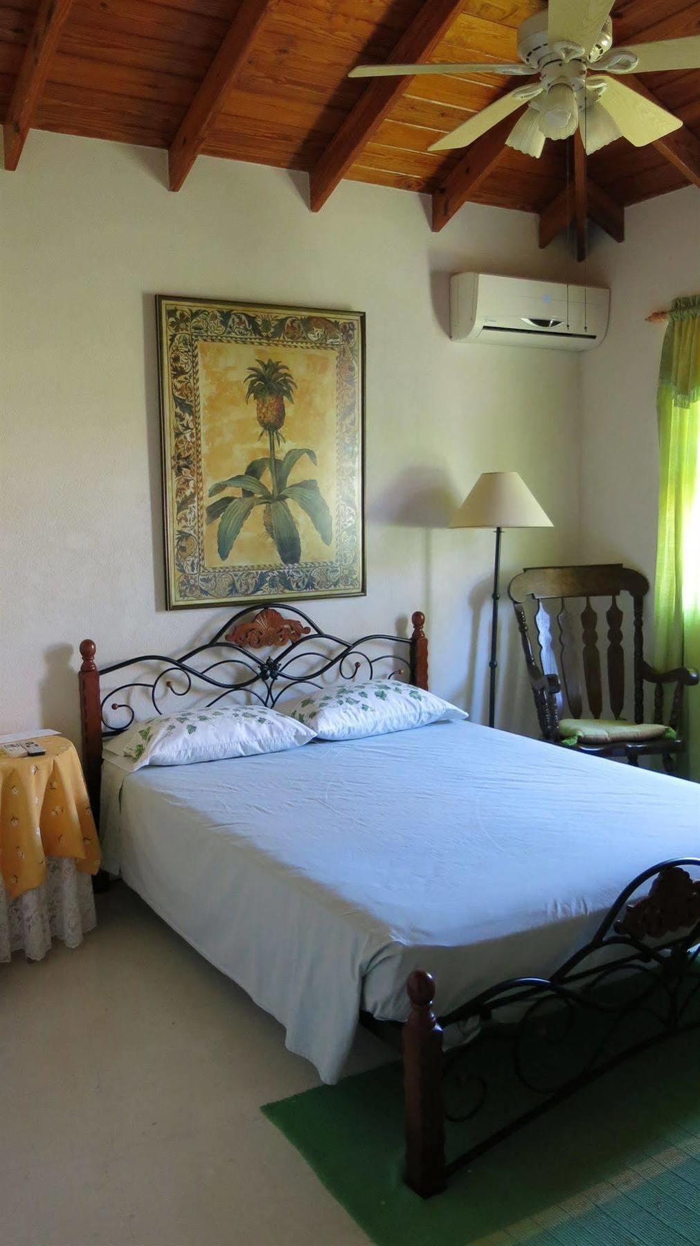 Gemini House Bed & Breakfast Крайст Чърч Екстериор снимка