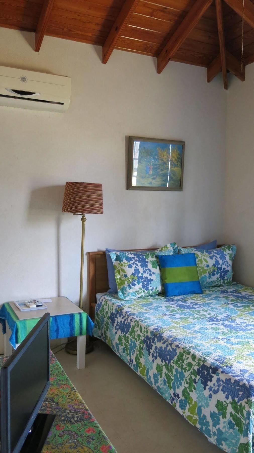 Gemini House Bed & Breakfast Крайст Чърч Екстериор снимка
